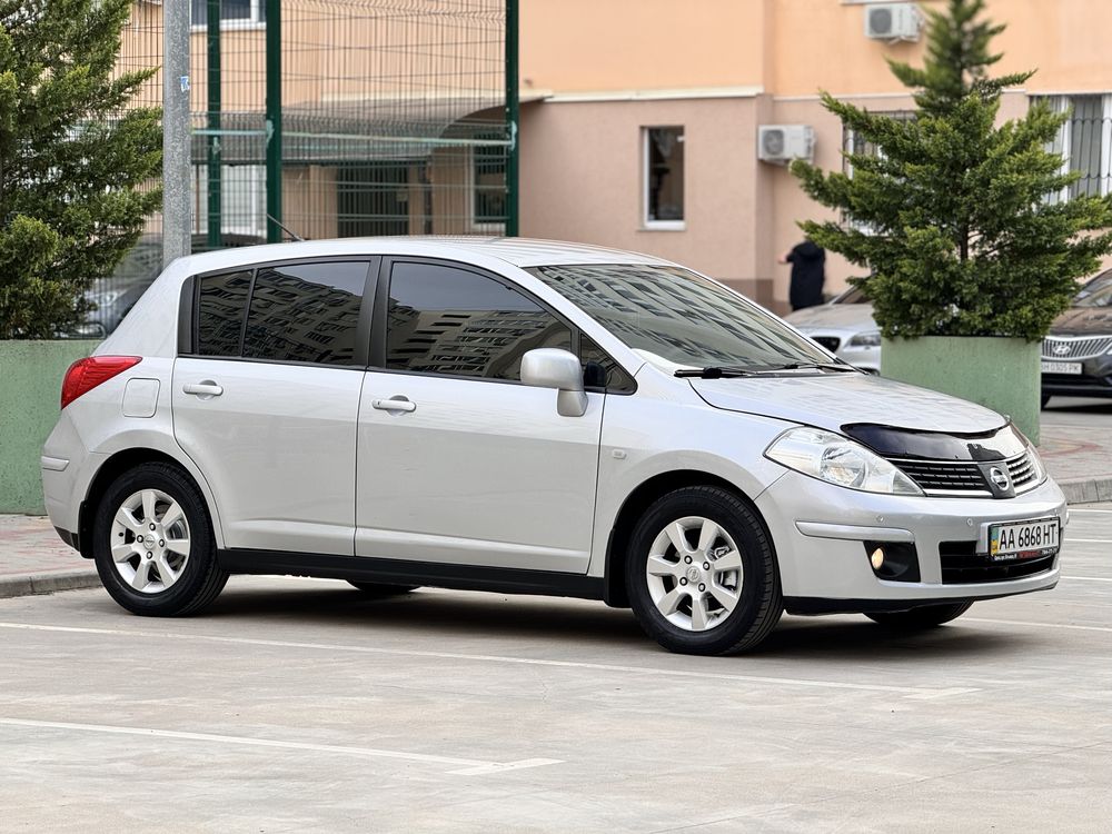Продается автомобиль Nissan Tiida официальная