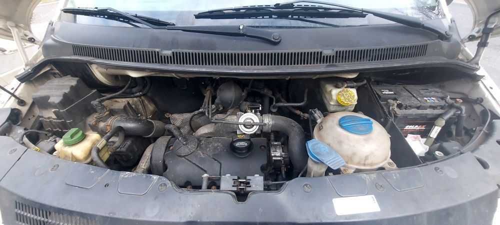 Volkswagen t5 bogate auto 1.9 tdi rok 2005