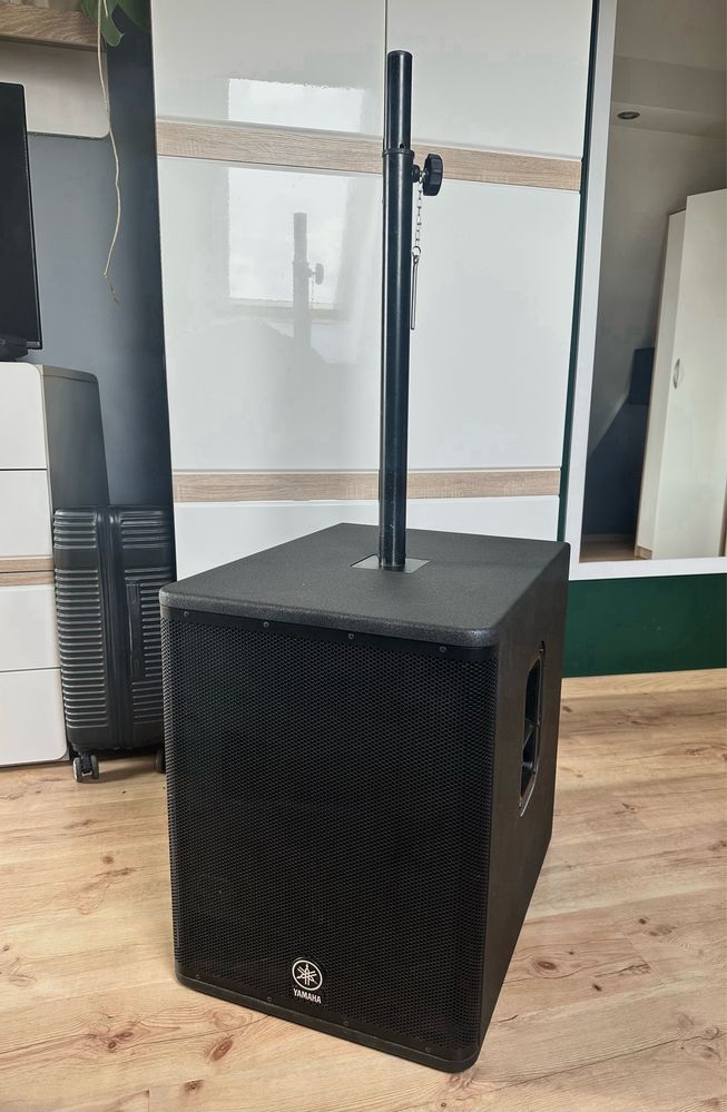 Subwoofer Yamaha dxs15 czarny stan idealny z pokrowcami cena za sztuke