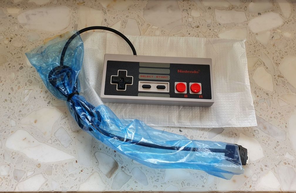 Nes Mini Nintendo Retro Konsola Stan Perfekcyjny Pełny Zestaw