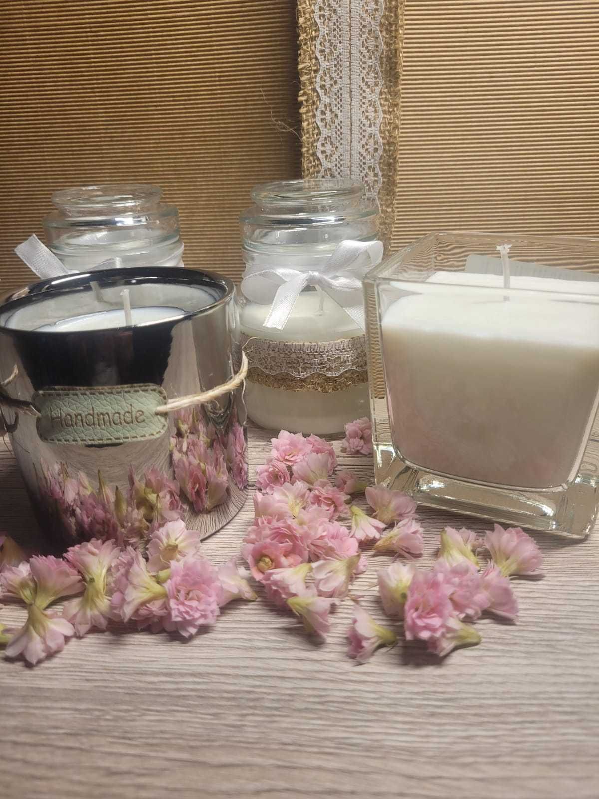 Świeca sojowa zapach Ylang-Ylang w srebrnym ceramicznym kubku
