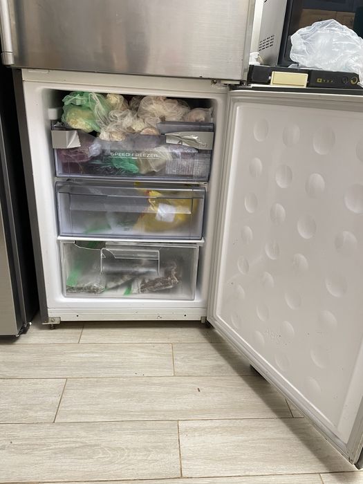 Холодильник Samsung