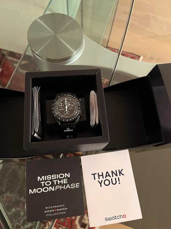 Omega x Swatch Mission To Moonphase: Snoopy SO33B700