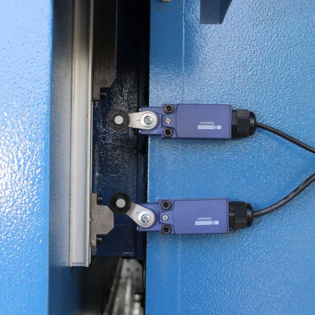 OD RĘKI Hydrauliczna prasa krawędziowa CNC krawędziówka 160x3200 OT-41