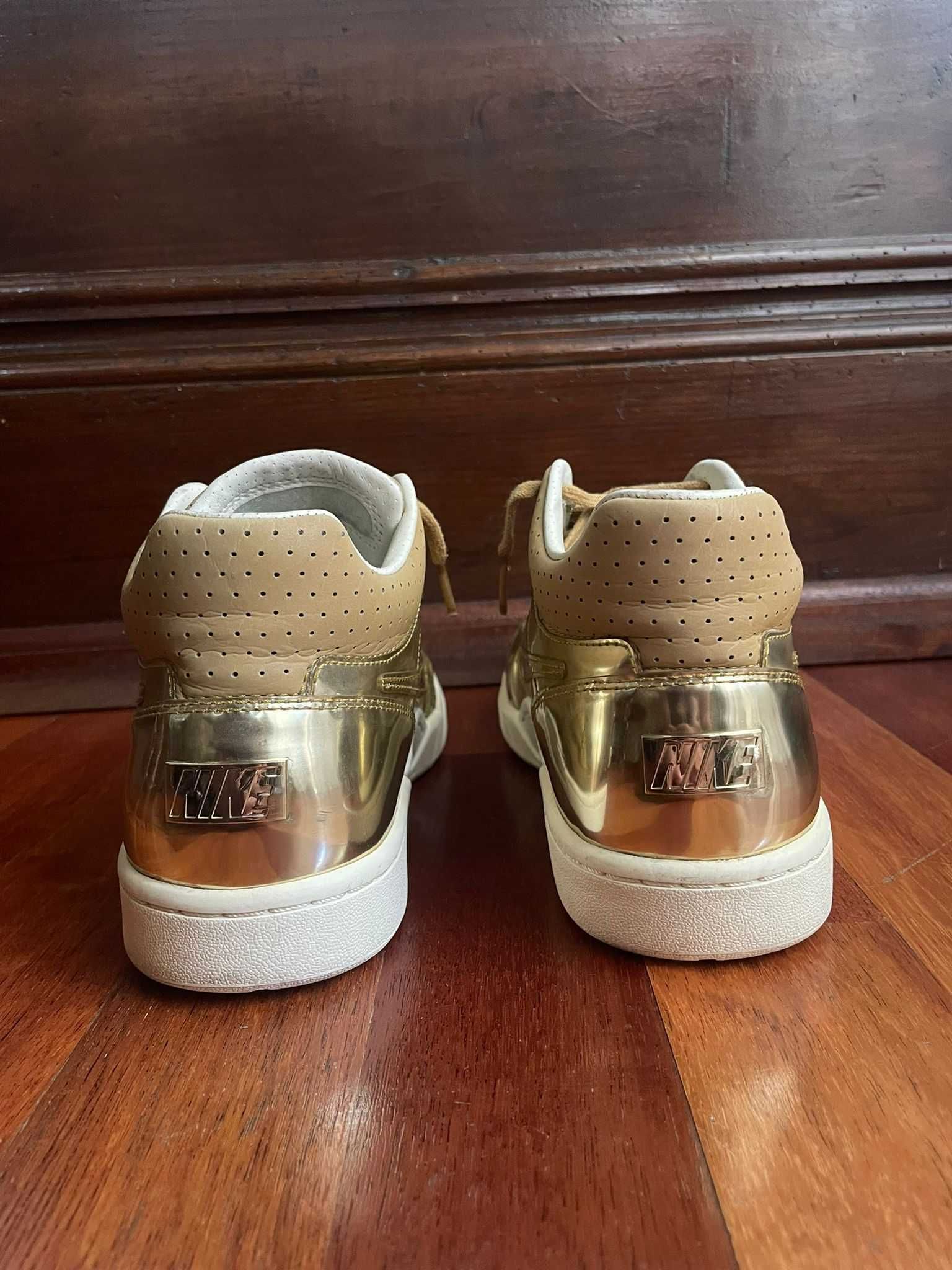 Ténis Nike Tiempo