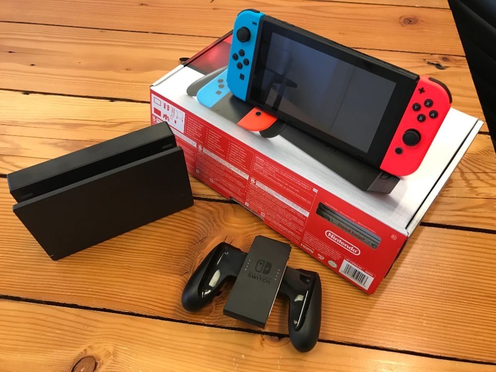 Nintendo Switch com Dock Original + Acessórios