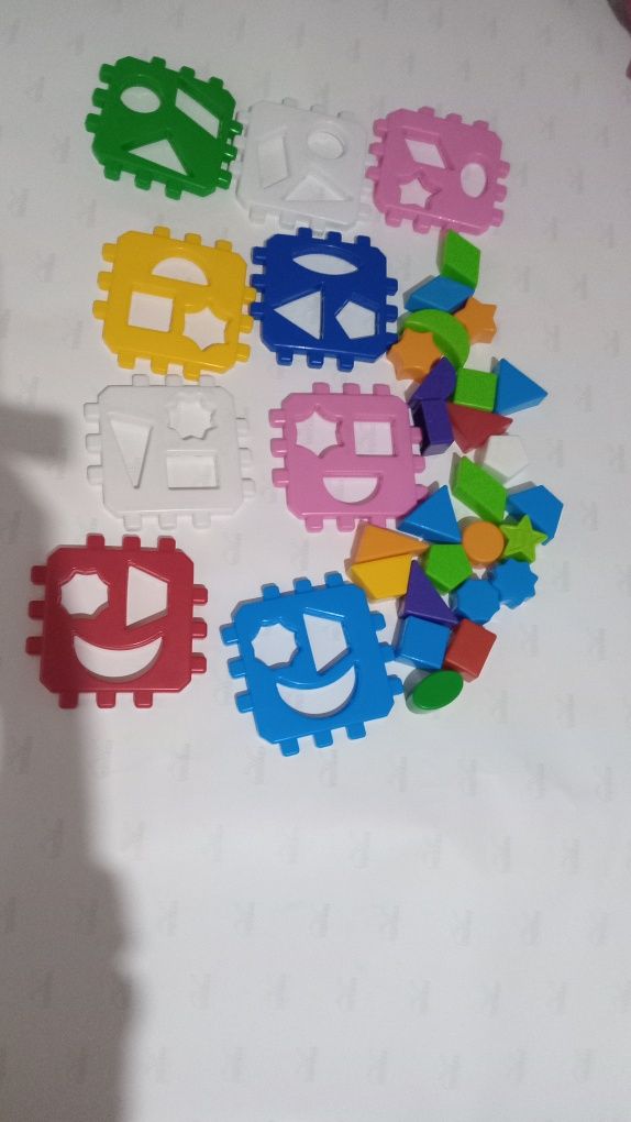 Дитячі іграшки різні