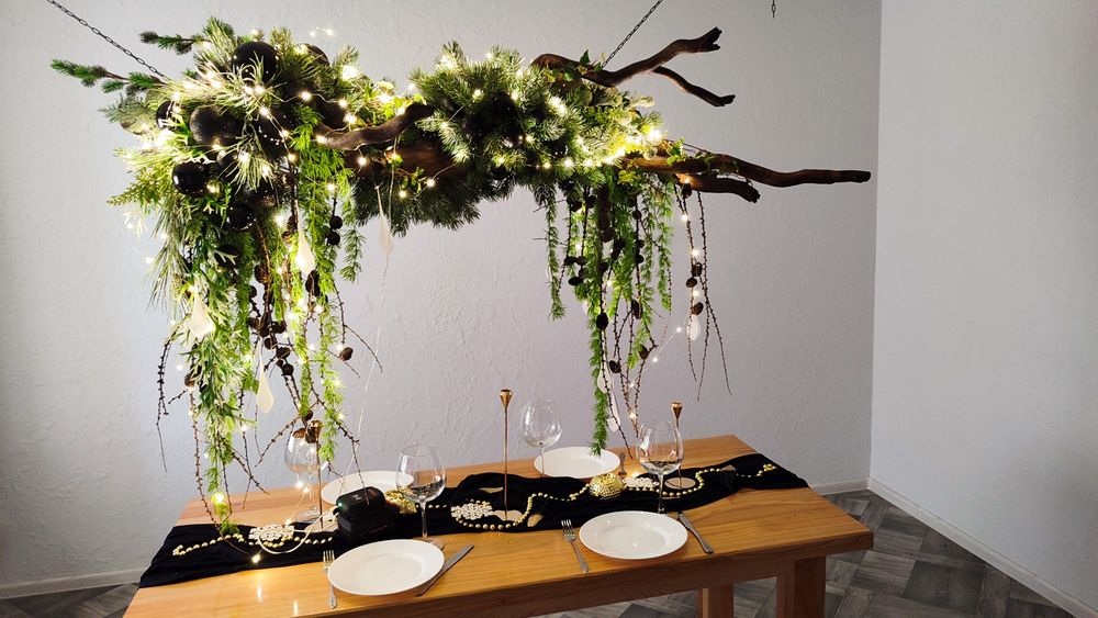 Новорічний декор, декор вітрин, авторські вироби.