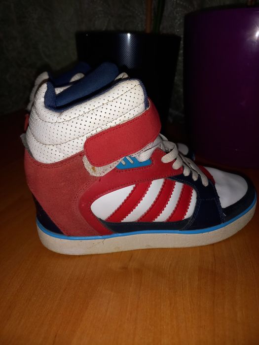 Кросівки снікерси