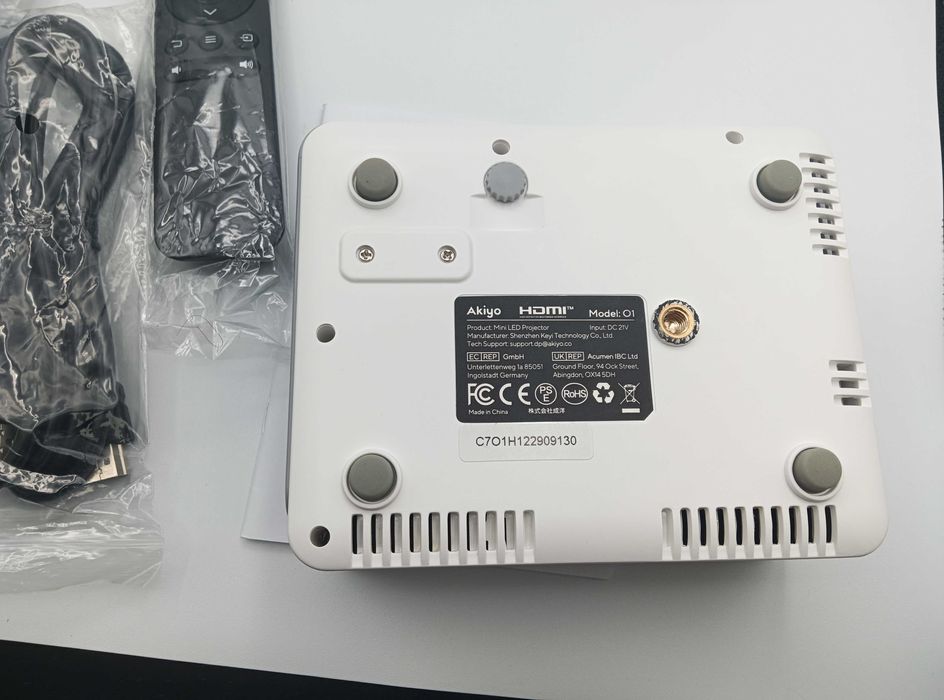 Projetor Portátil AKIYO 1080P Full HD