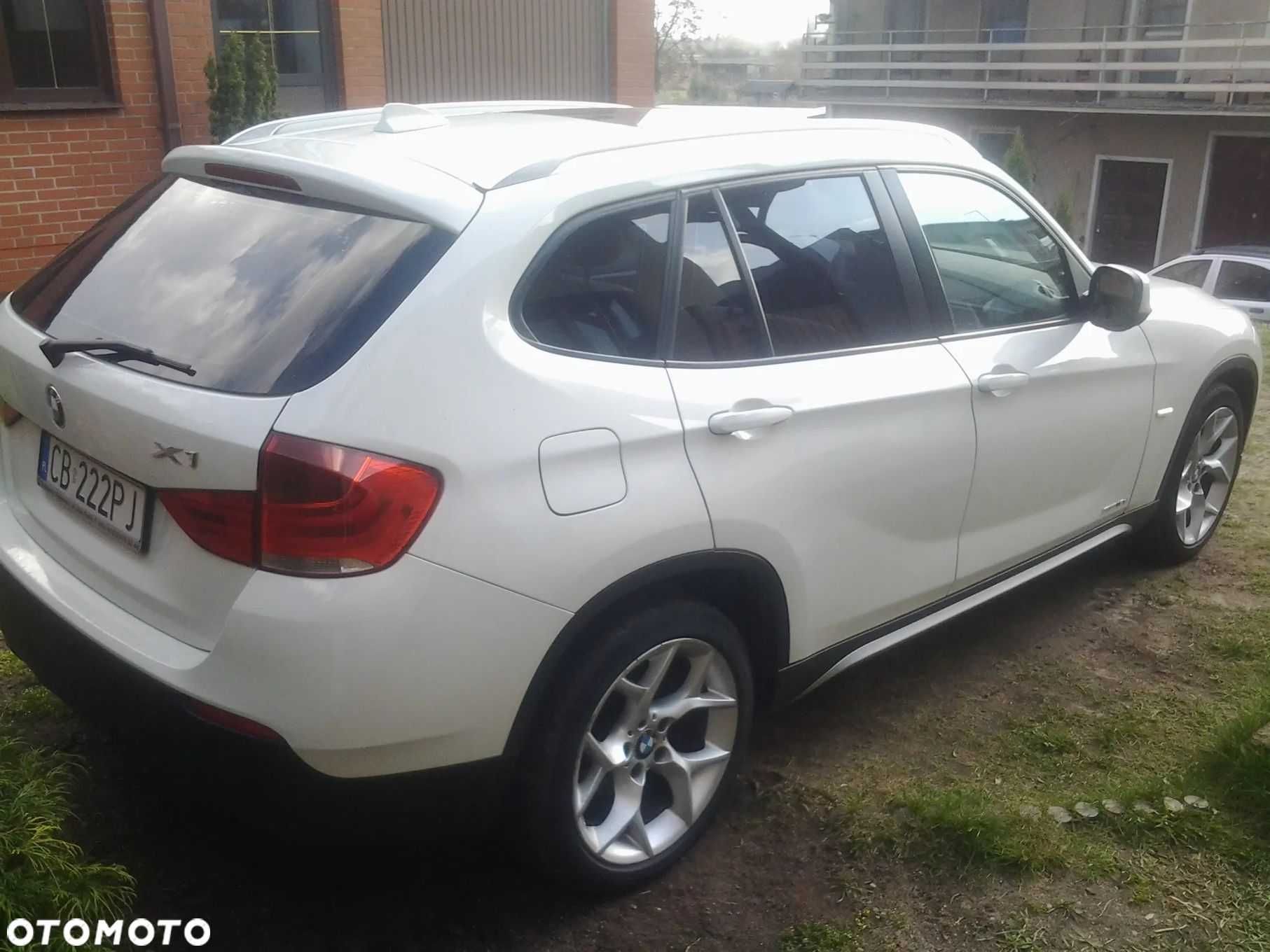 BMW X1, panorama, rude skóry, duża nawi alu 18 bezwypadkowy biały 2.0D