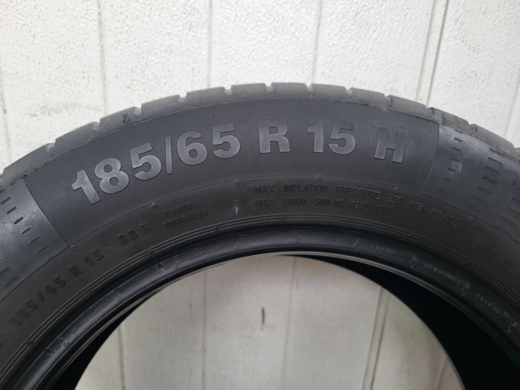 Kpl opony continental 185/65r15.