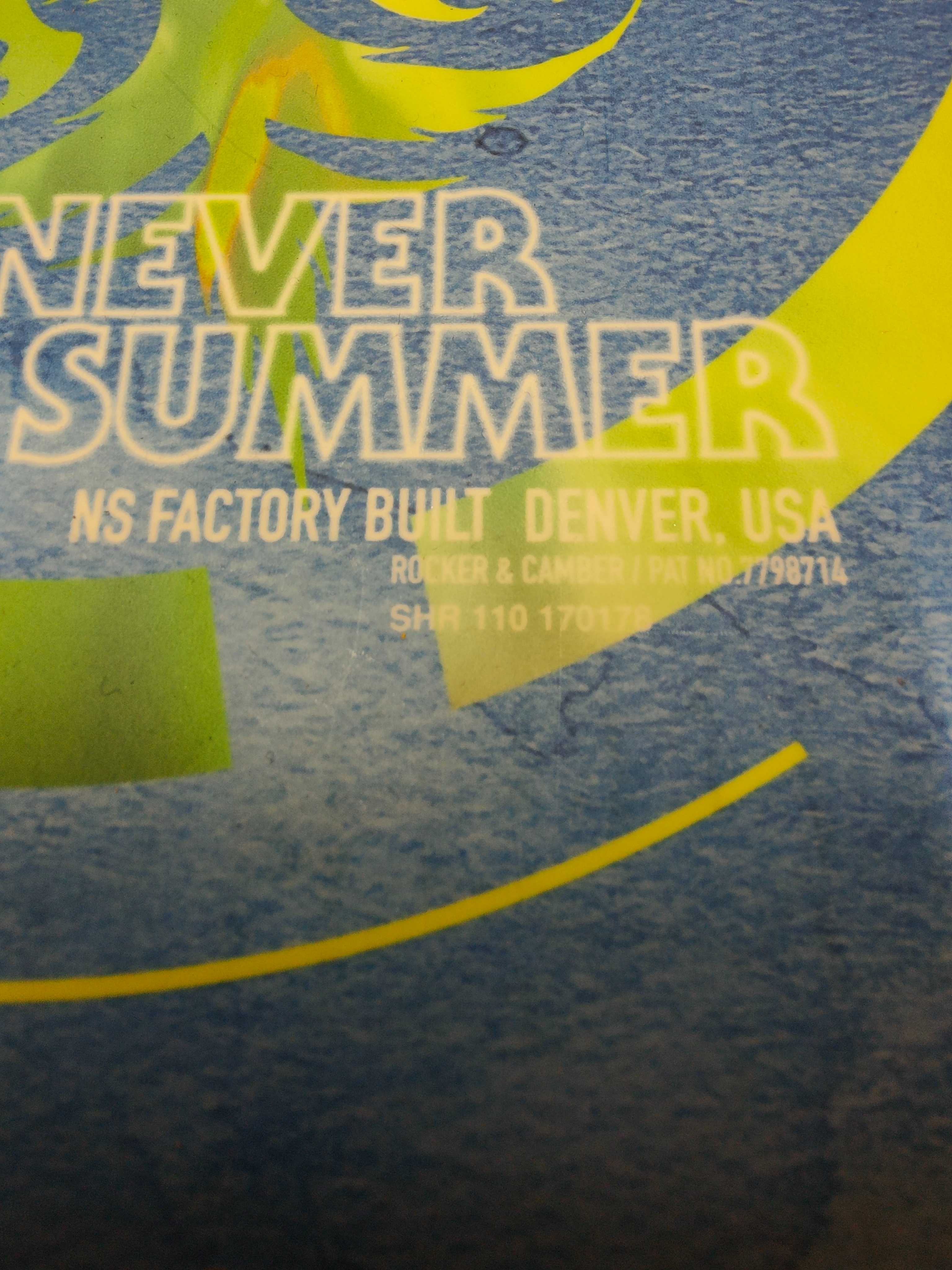 Snowboard młodzieżowy Never Summer Shredder 110 cm