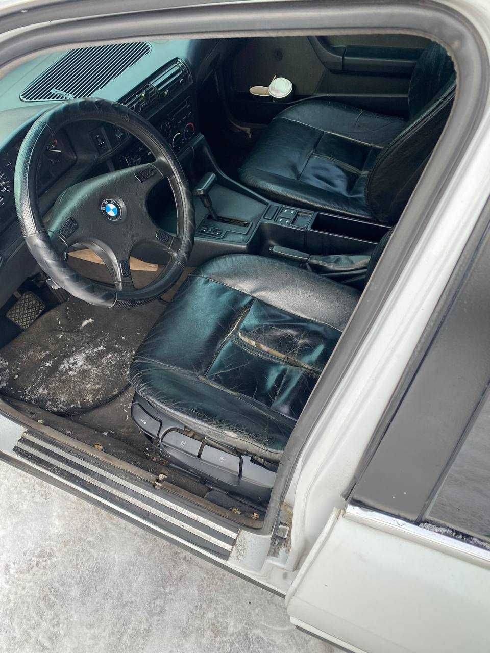 В разборе BMW E34 525i