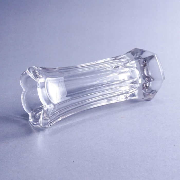 przedwojenny wazon wazonik z grubego szkła
