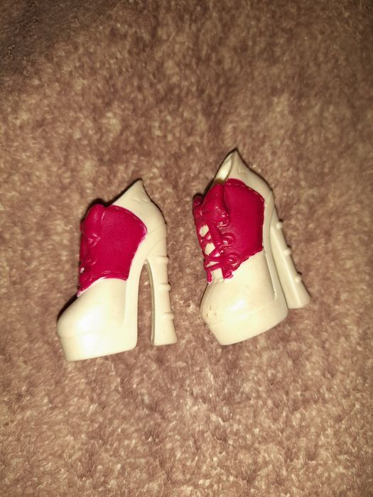 Кукла монстер хай и к ним аксесуари