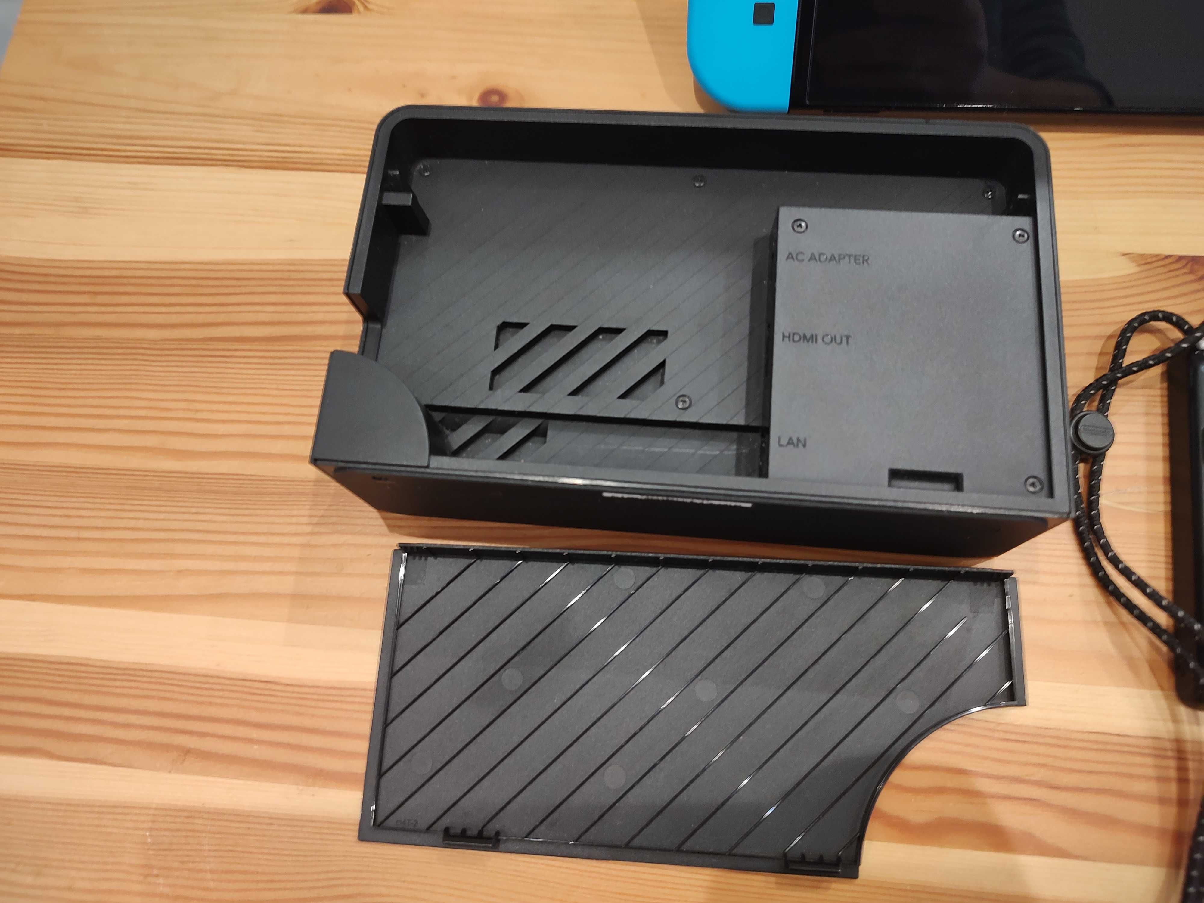 Nintendo Switch OLED 64GB Neon Blue/Red + 2 jogos fisicos