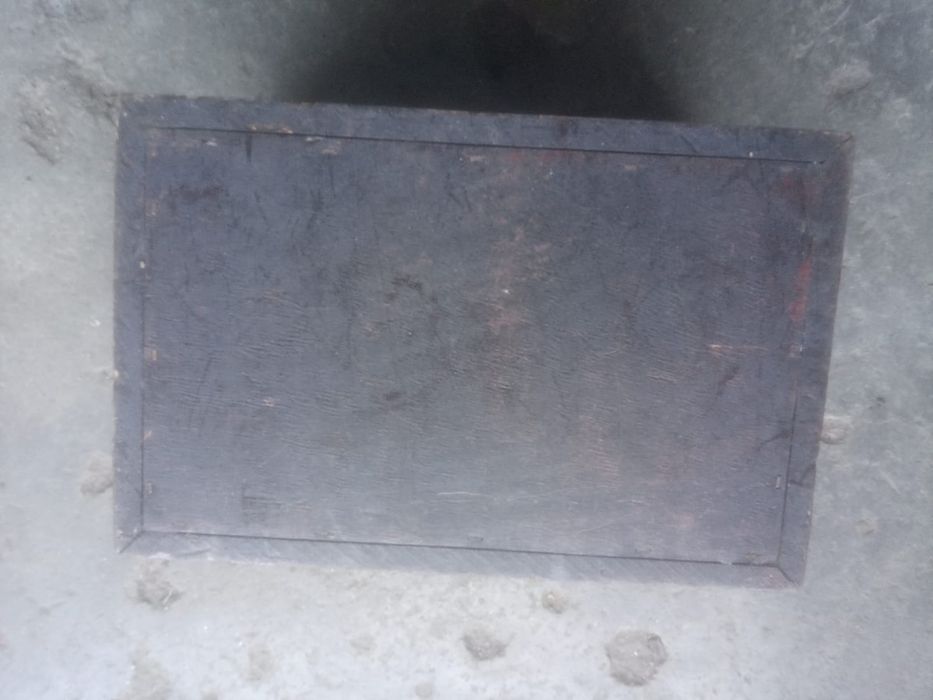 Baú antigo de madeira