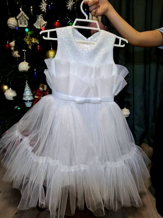 Сукня на дівчинку 5-6-7років