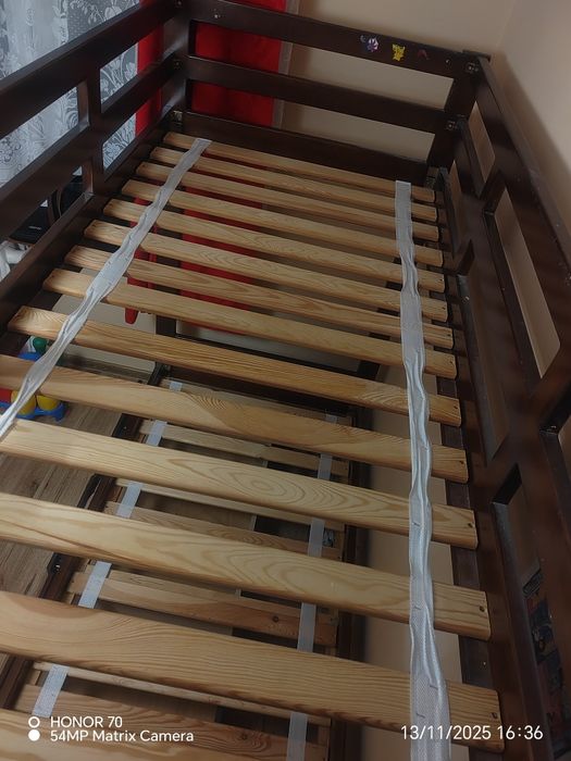 Łóżko piętrowe drewniane