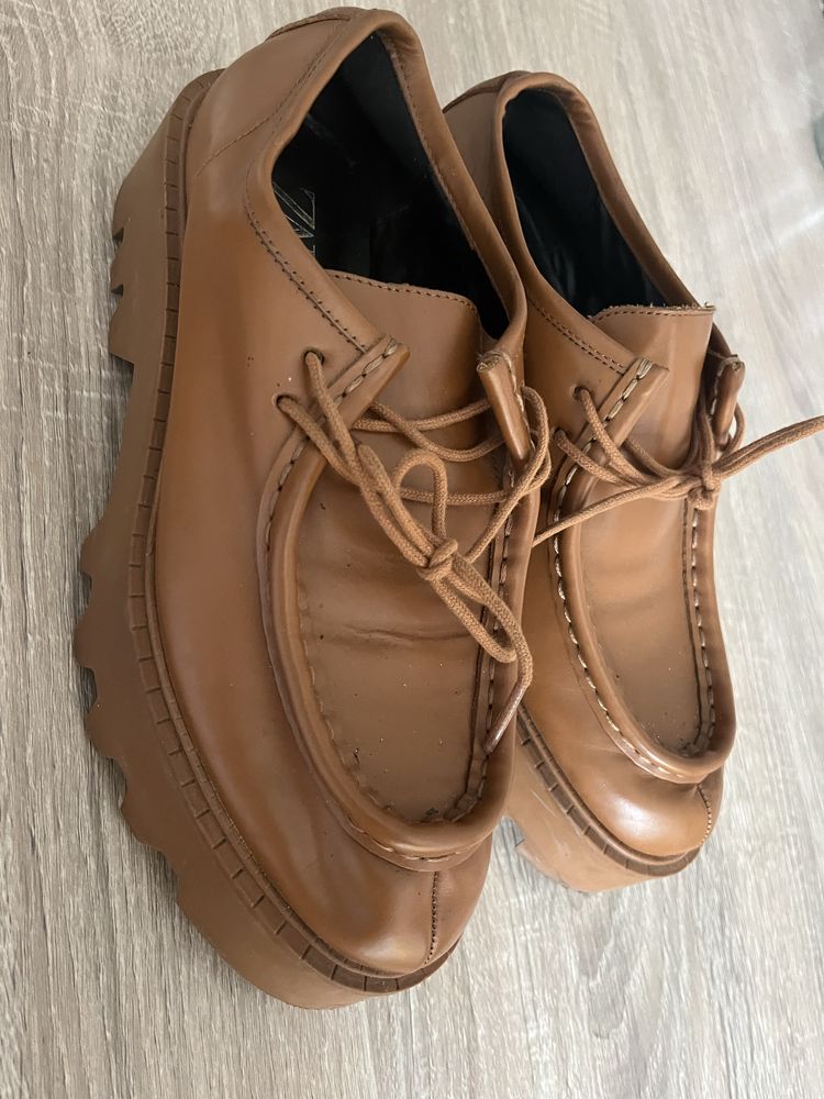Жіночі лофери ZARA