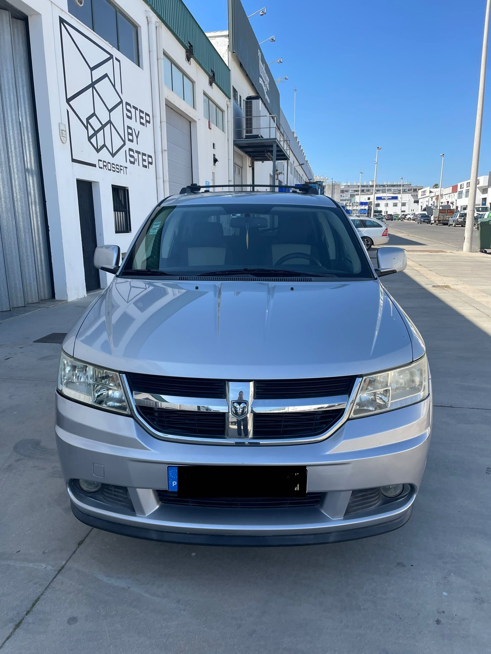 DODGE JOURNEY, Motor VW 2.0 Diesel  
97000 kms 
7 lugares