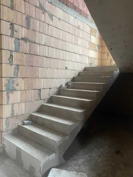 Продаж якісно побудованих БУДИНКІВ Стоянка 2. закрита територія  ГАЗ