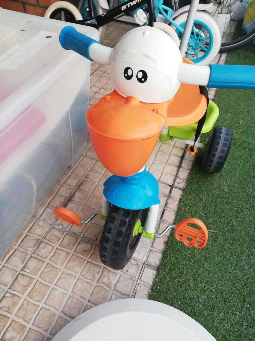 Triciclo Chicco Pelicano novo preço