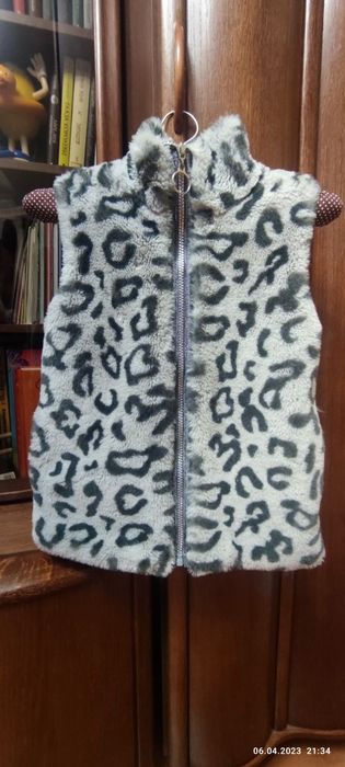 Жилет Lukas Kids хутряний на блискавці 134 сірий. Весна, осінь