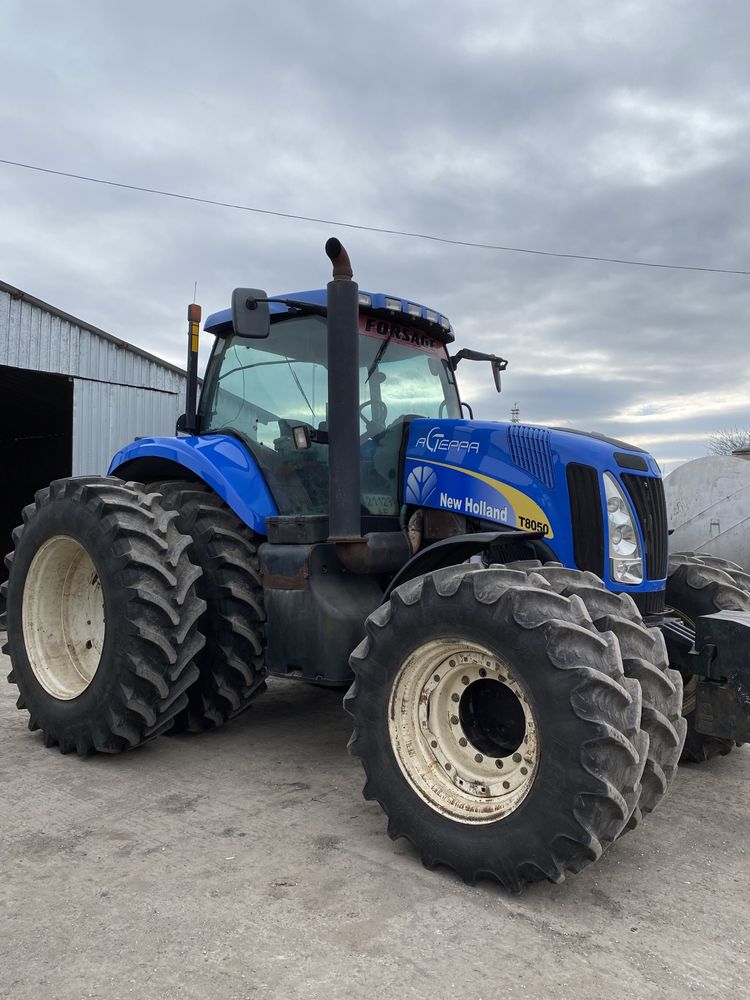 Трактор New Holland T8050