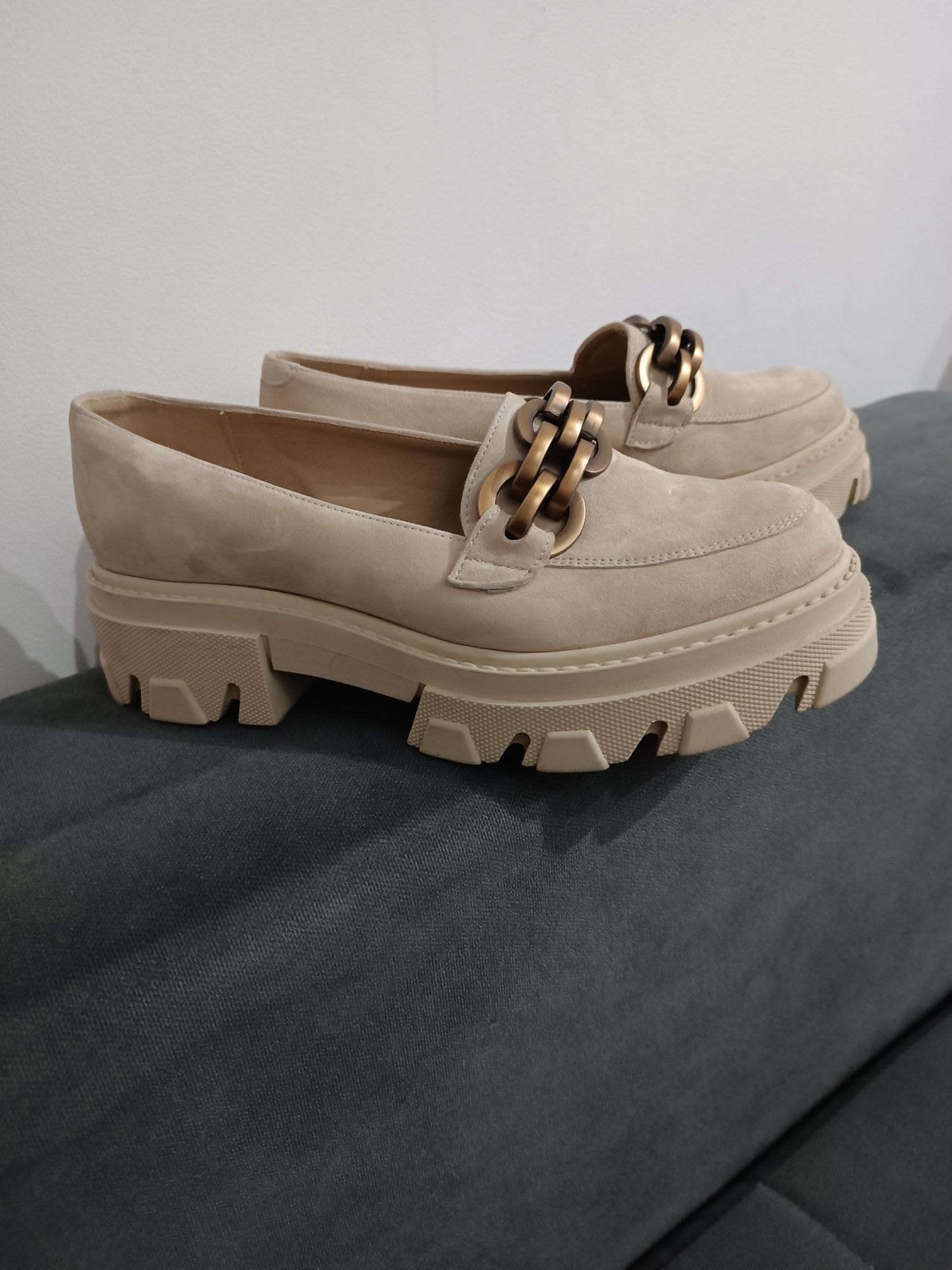 Buty półbuty mokasyny koturn wiosna zamsz Made in Italy roz. 38