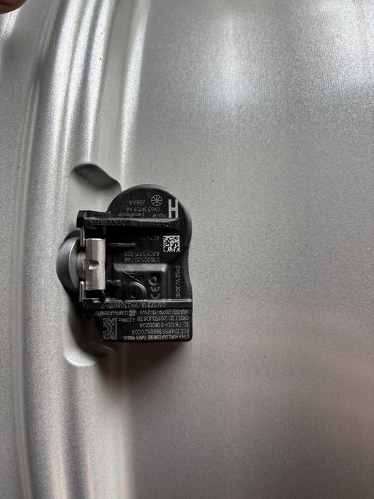 5x120 BMW LAND ROVER RANGE 8,5Jx20 ET47 Discovery  felgi aluminiowe