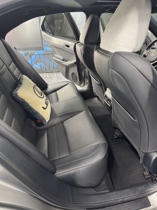 Lexus is 200t f-sport