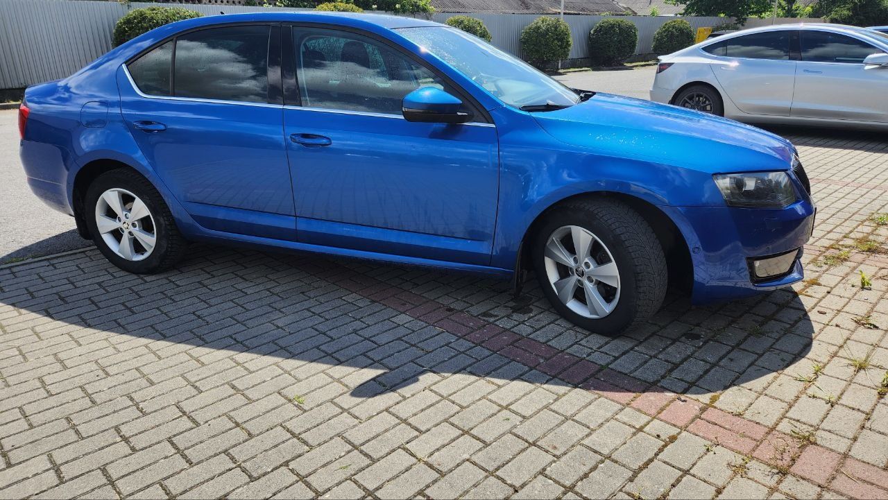 Skoda oktavia A7 седан  2014