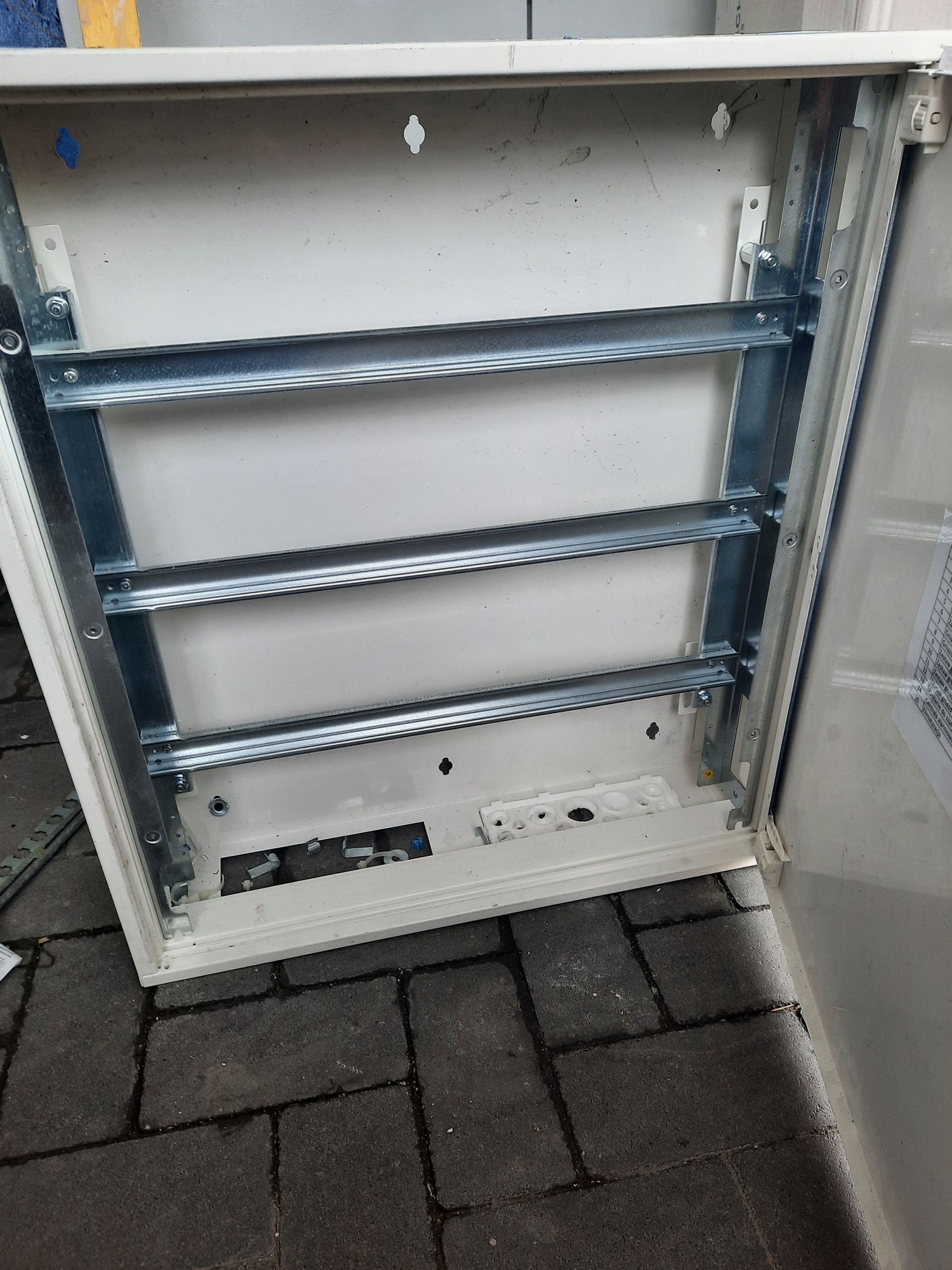 Obudowa tablicy elektrycznej, rozdzielnicy Hager