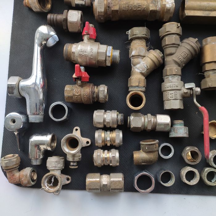 Сантехника,краны,гайки,повороты,муфты - латунь