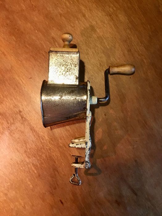 RALADOR NR8 - antigo - 23 x 14 x 6 cm/s