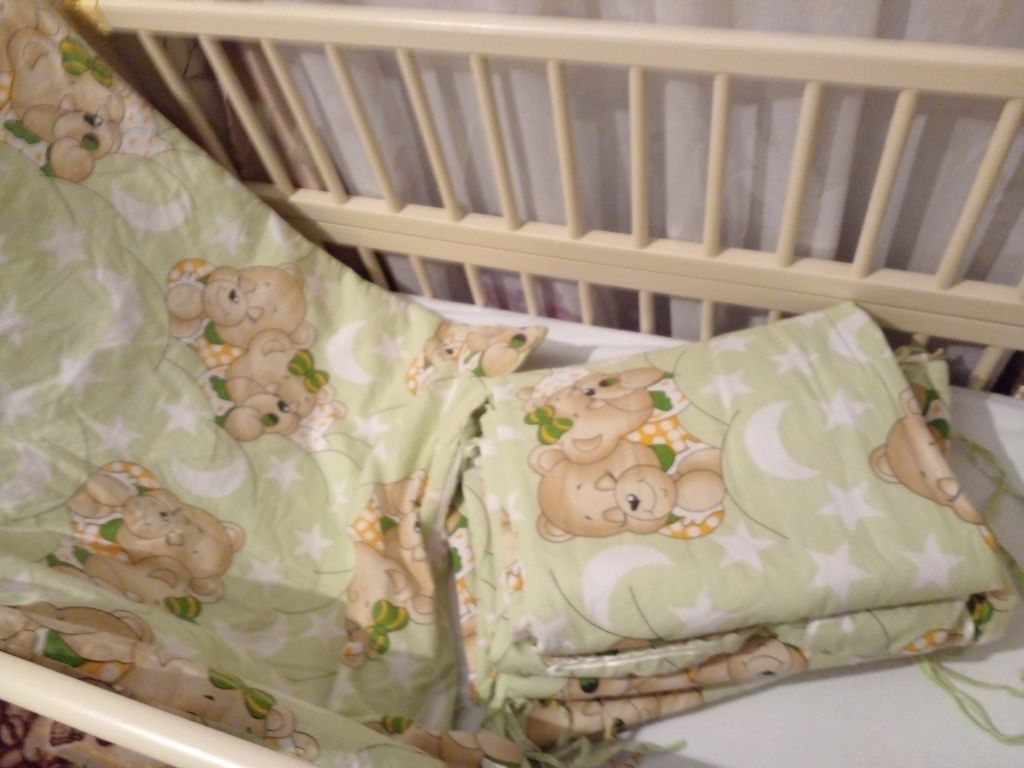 Набор детского постельного белья в кроватку