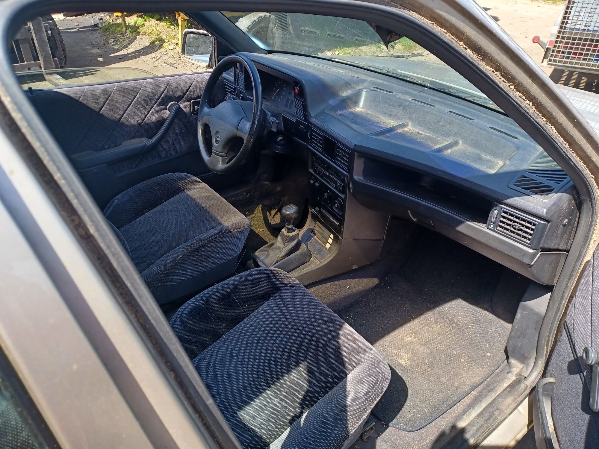 Opel Kadett 1.8 na części! 1991 r.