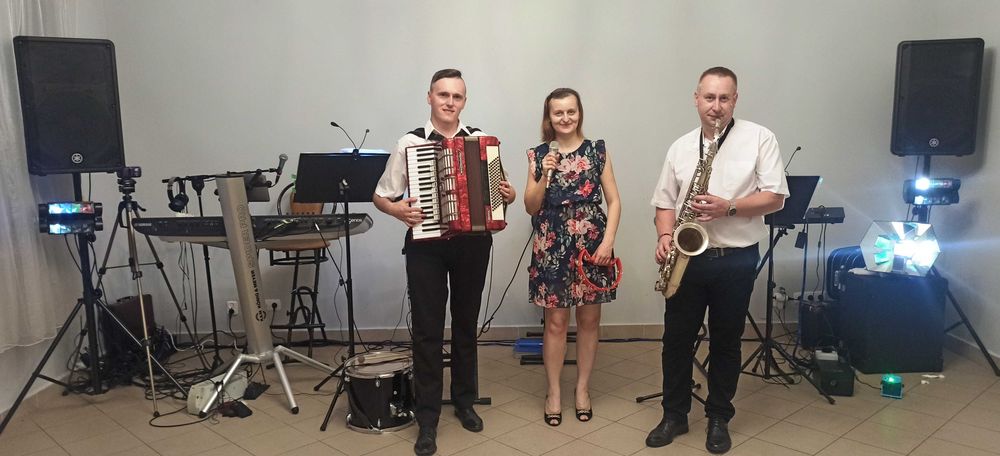 DJ + wodzirej / wokalistka + akordeon i muzyka za stołami