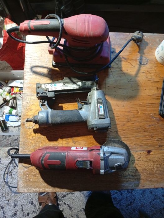 Okazja Sprzedam elktronarzędzia orazwkrętarki szlifierki akumulatorowe