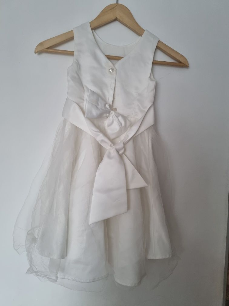 Sukienka biała dla dziewczynki roz122