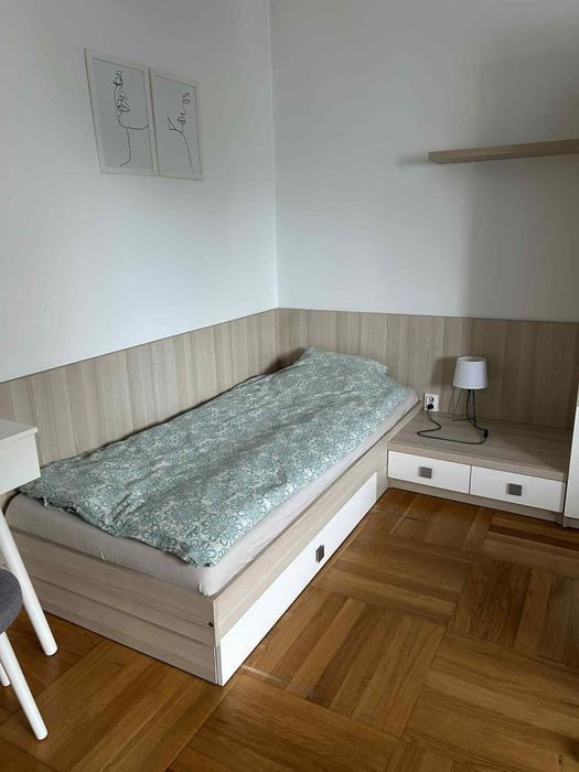 Sprzedam łózko + stolik
