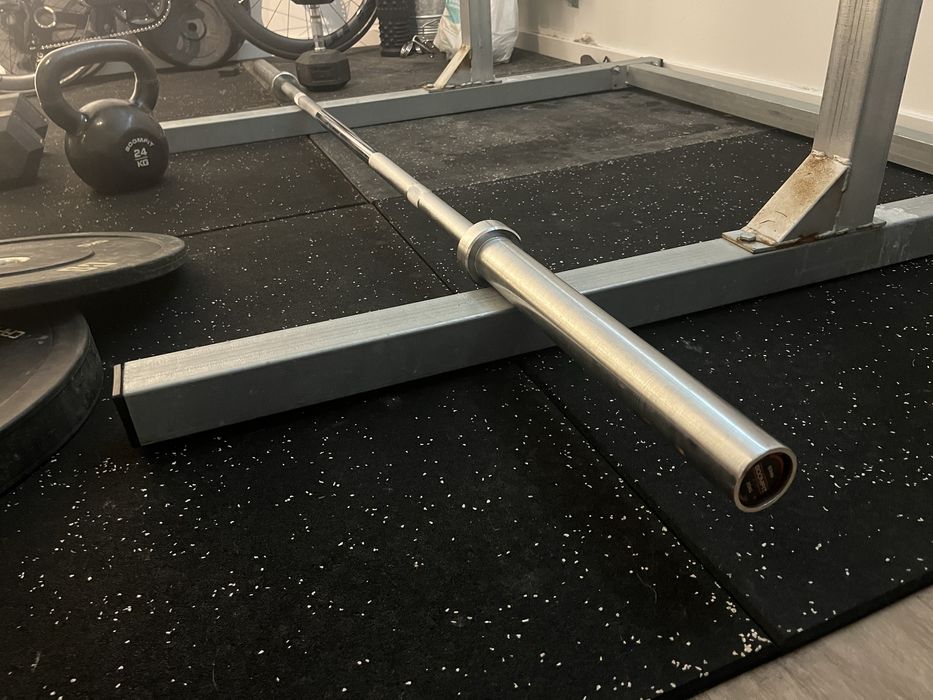 Rack e barra olimpica