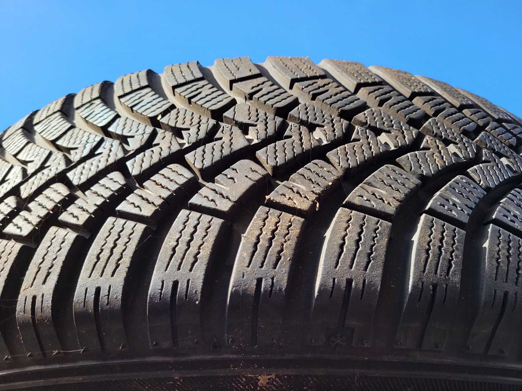 Komplet Falken Eurowinter HS01 SUV 215/65r17 99H