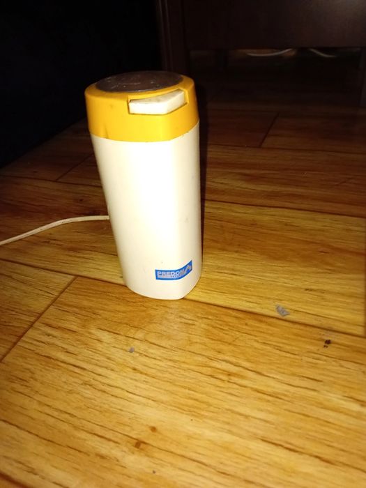 Stary mlynek do kawy