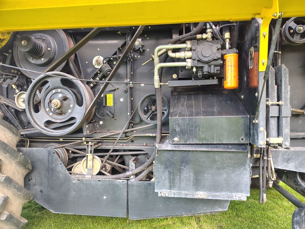 Kombajn New Holland CSX 7040 z Niemiec