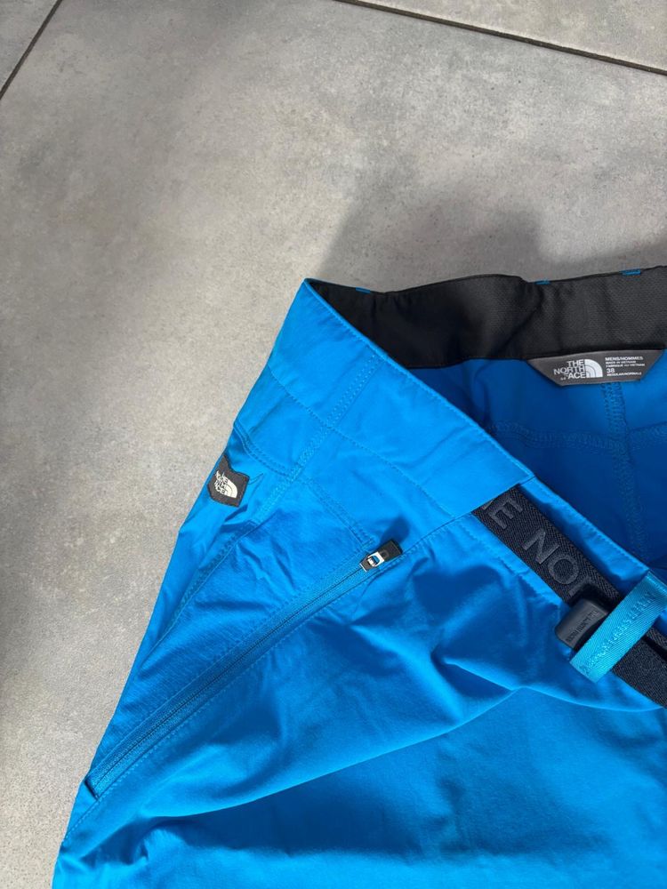 Spodenki, szorty The North Face rozmiar L / 38.