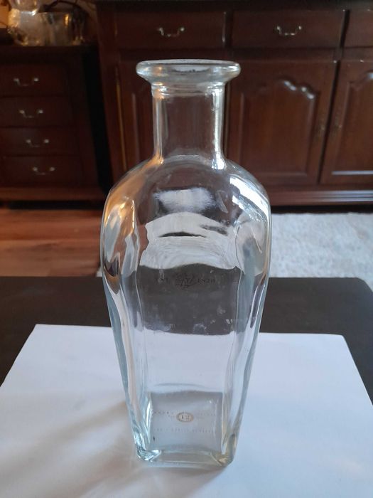 Stara, kolekcjonerska butelka po whisky