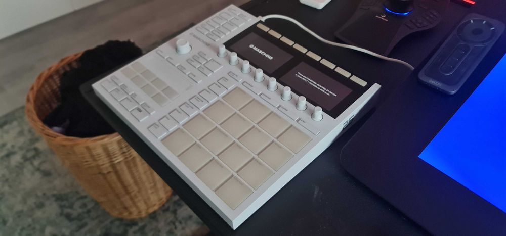 Maschine MK3 Limited Edition White
